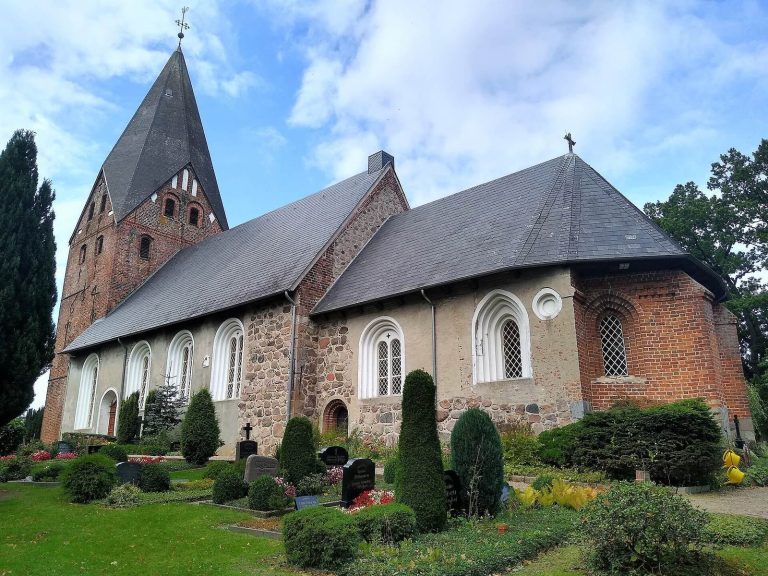 St.-Marien-Kirche: A Romanesque Fieldstone Church in Esgrus, Germany