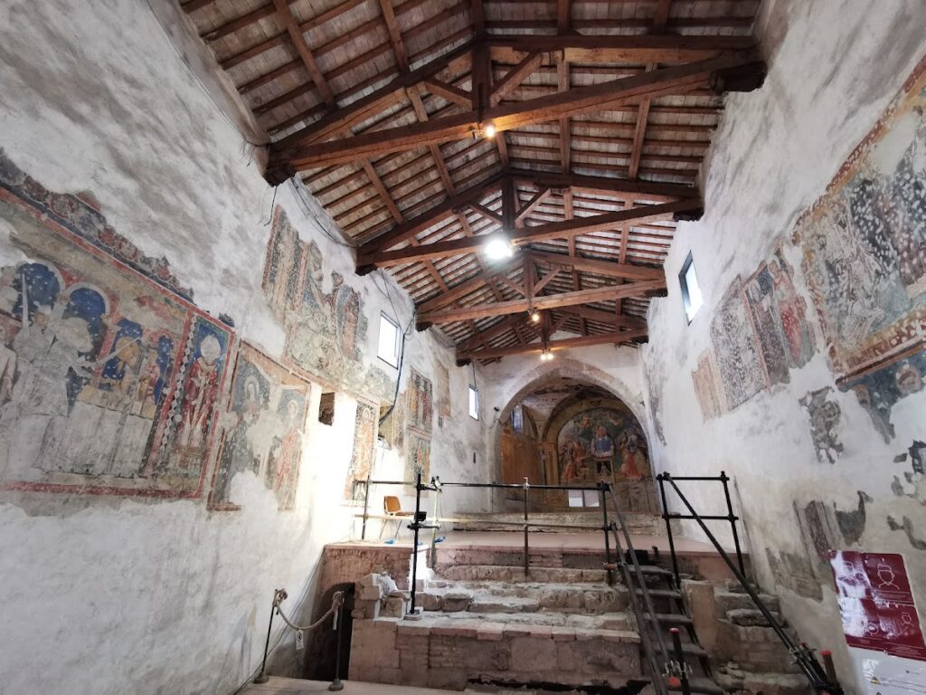 SS. Giovanni e Paolo (Spoleto): A Romanesque Church and Painted Crypt 2 SS. Giovanni e Paolo (Spoleto)