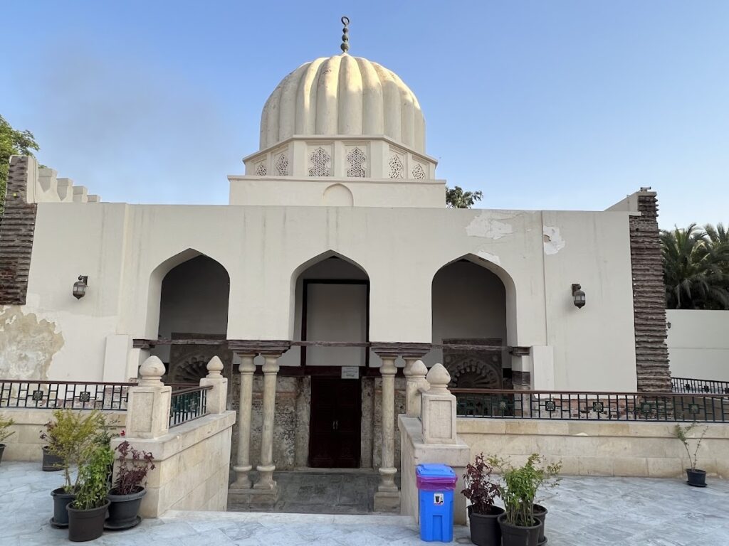 Mausoleum of Sayyida Ruqayya: A Fatimid Shrine and Mosque in Cairo 1 Mausoleum of Sayyida Ruqayya