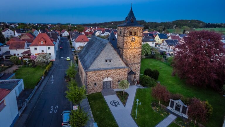Evangelische Kirche in Münchholzhausen: A Historic Protestant Church in Germany