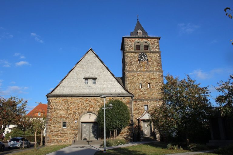Evangelische Kirche in Münchholzhausen: A Historic Protestant Church in Germany