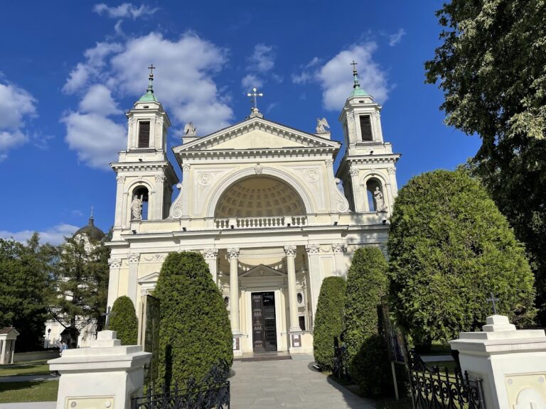 Saint Anne Church in Warsaw-Wilanów: A Collegiate and Parish Church