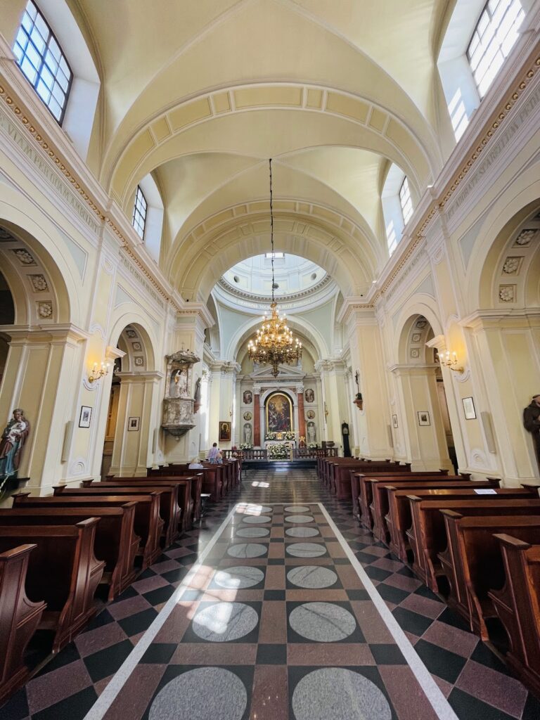 Saint Anne Church in Warsaw-Wilanów: A Collegiate and Parish Church 2 Saint Anne church in Warsaw-Wilanów