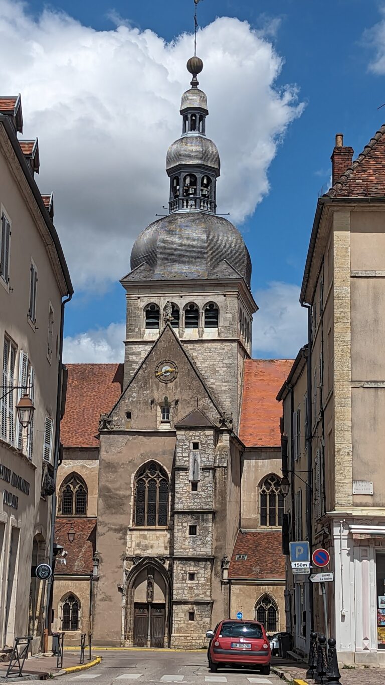 Basilique Notre-Dame de Gray: A Gothic-Renaissance Parish Church in France