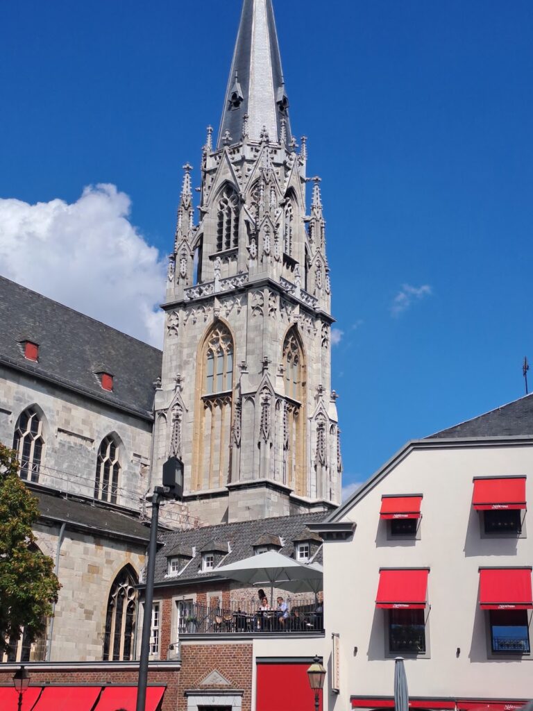 St. Foillan: Aachen’s Gothic City Parish Church 2 St. Foillan