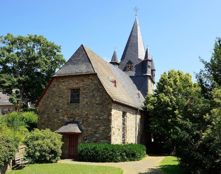 Kirche Lixfeld: A Medieval Chancel-Tower Church in Germany