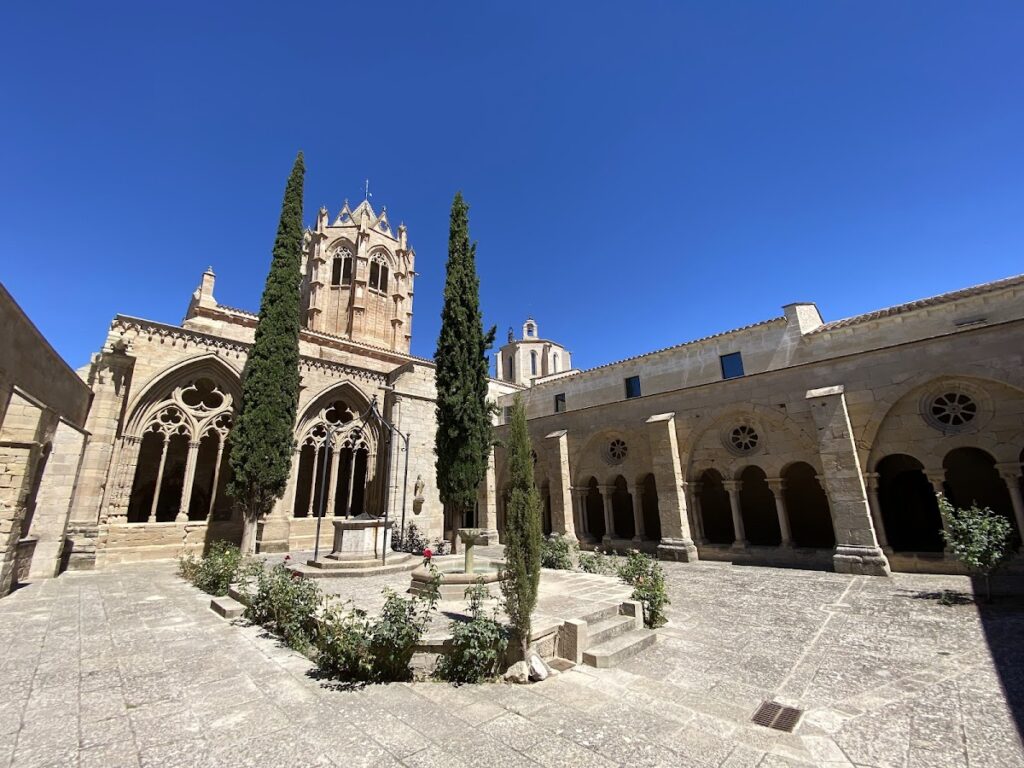 Monastery of Santa Maria de Vallbona: A Cistercian Nunnery in Spain 1 Monastery of Santa Maria de Vallbona