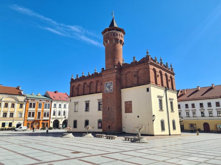 City Hall in Tarnów: A Renaissance-Derived Mannerist Civic Palace
