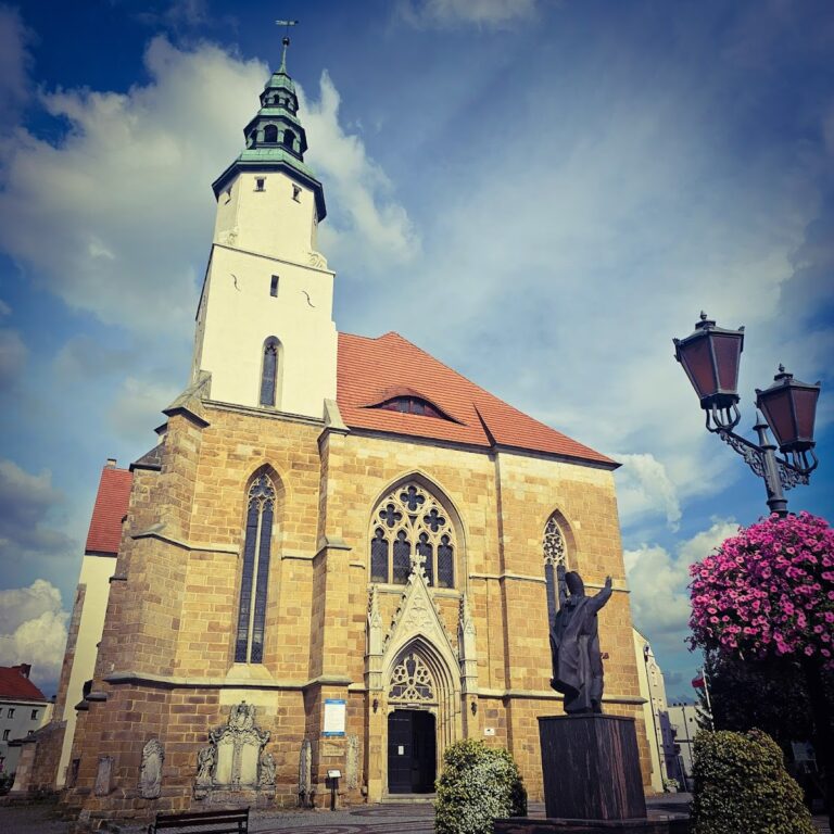 Church of the Nativity of the Virgin Mary in Złotoryja: A Romanesque and Gothic Parish Church