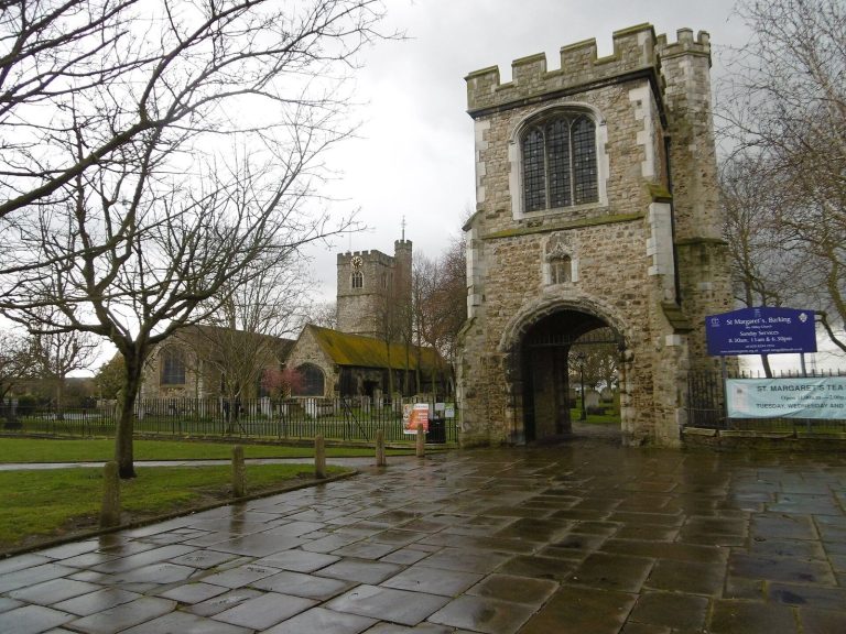 St Margaret’s Church, Barking: A Medieval Parish Church beside Barking Abbey