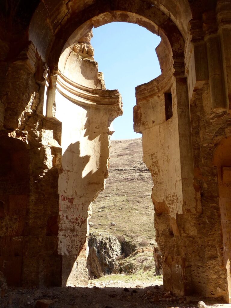Khtzkonk Monastery: An Armenian Medieval Monastic Complex in Türkiye 2 Khtzkonk Monastery