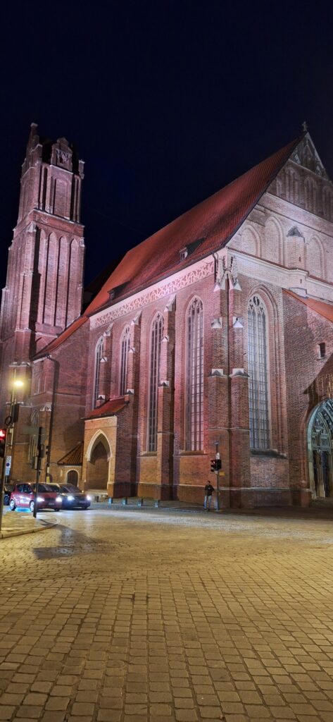Heilig-Geist-Kirche in Landshut: A Late Gothic Catholic Church and Exhibition Venue 3 Heilig-Geist-Kirche (Landshut)