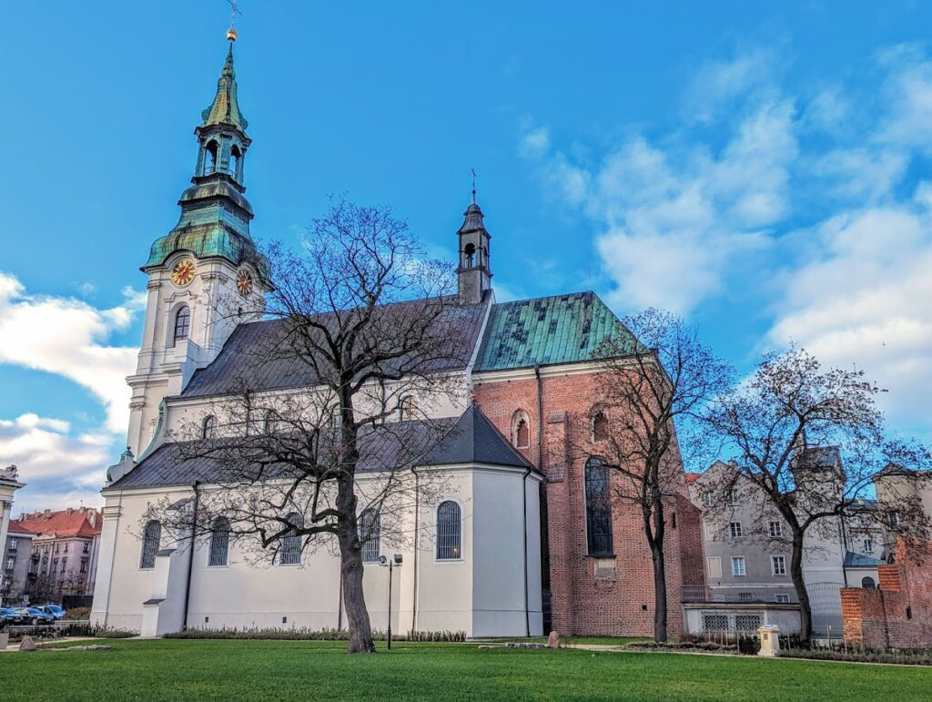 Church of the Assumption in Kalisz: A Gothic and Late Baroque Basilica 1 Church of the Assumption in Kalisz