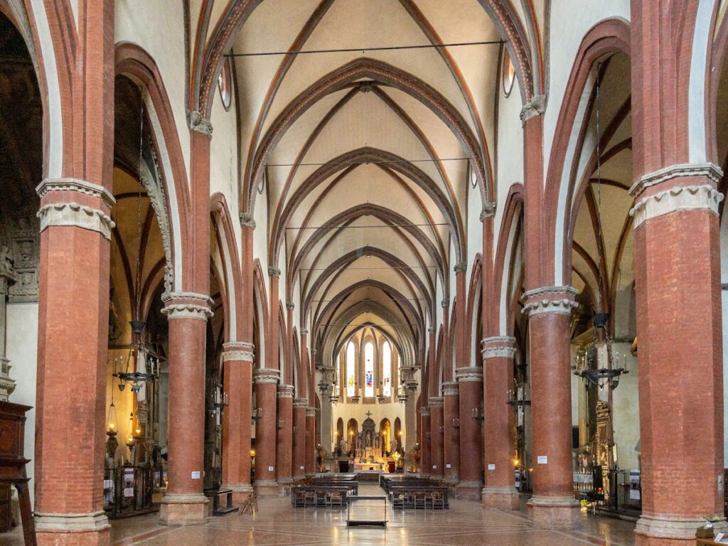 Basilica di Santa Maria dei Servi: A Gothic Servite Church in Bologna 2 basilica di Santa Maria dei Servi