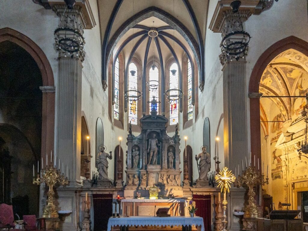 Basilica di Santa Maria dei Servi: A Gothic Servite Church in Bologna 3 basilica di Santa Maria dei Servi