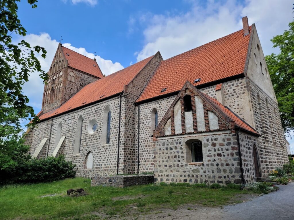 St. John's Church in Lychen: An Early Gothic Evangelical Town Church 1 St. Johannes (Lychen)