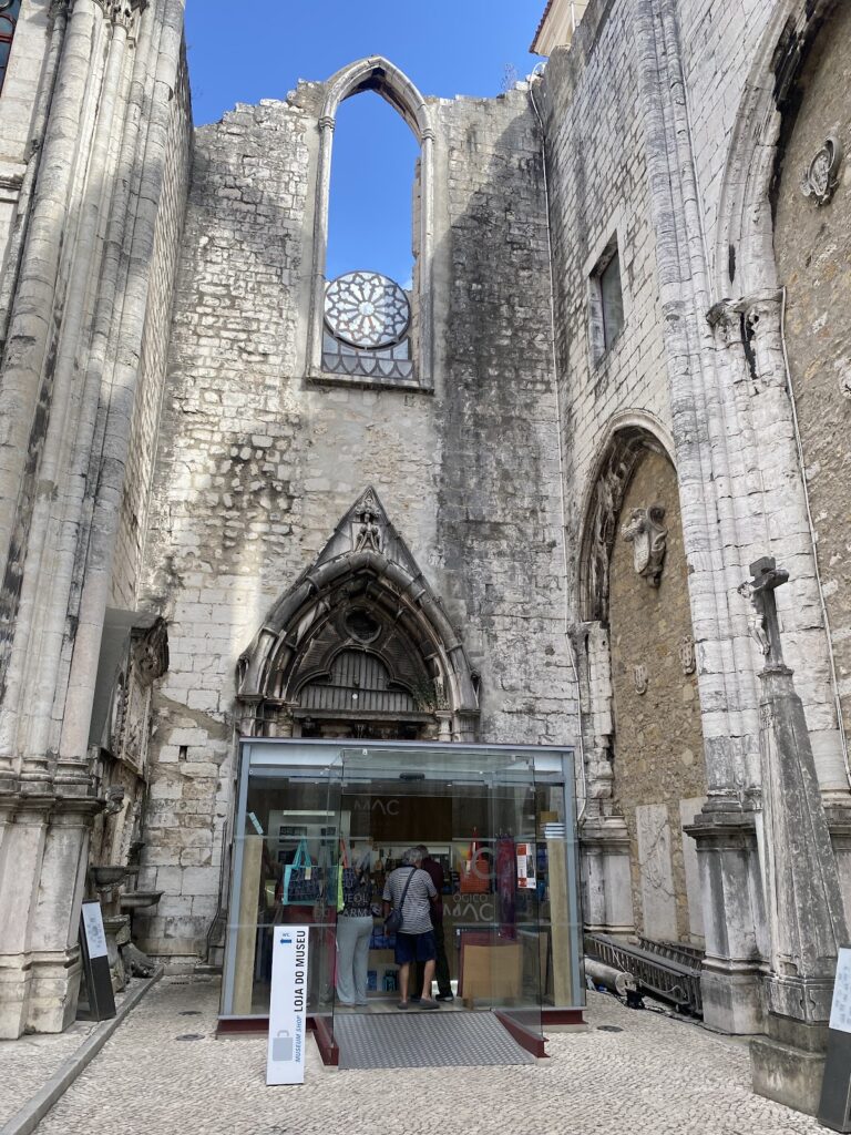 Carmo Convent: A Gothic Carmelite Convent and Archaeological Museum in Lisbon 3 Carmo Convent