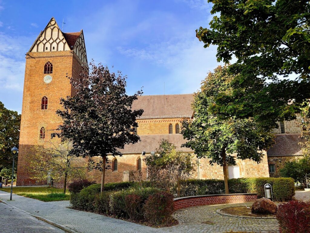 Our Lady Treuenbrietzen: A Medieval Evangelical Parish Church in Germany 1 Our Lady Treuenbrietzen