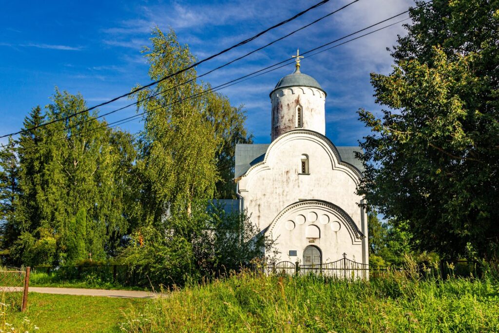 Volotovo Church: A Medieval Novgorodian Assumption Church in Russia 1 Volotovo Church
