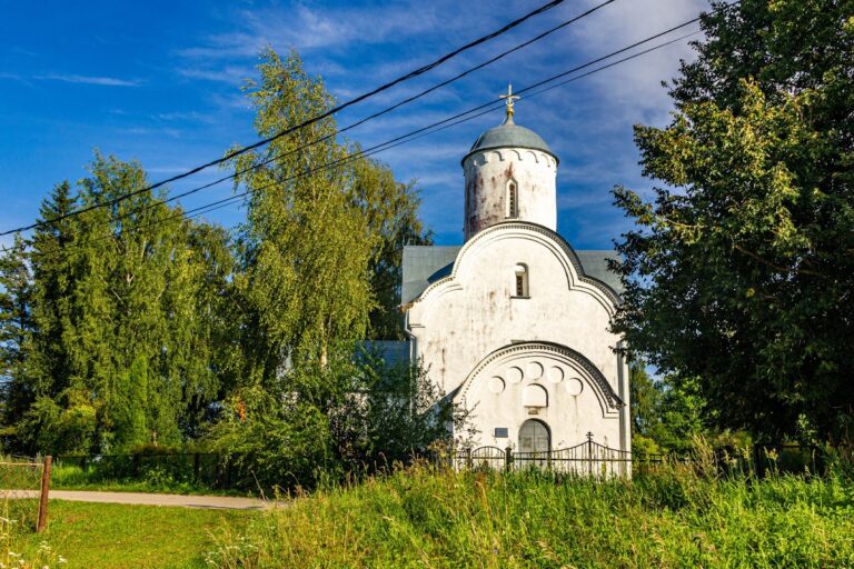 Volotovo Church: A Medieval Novgorodian Assumption Church in Russia