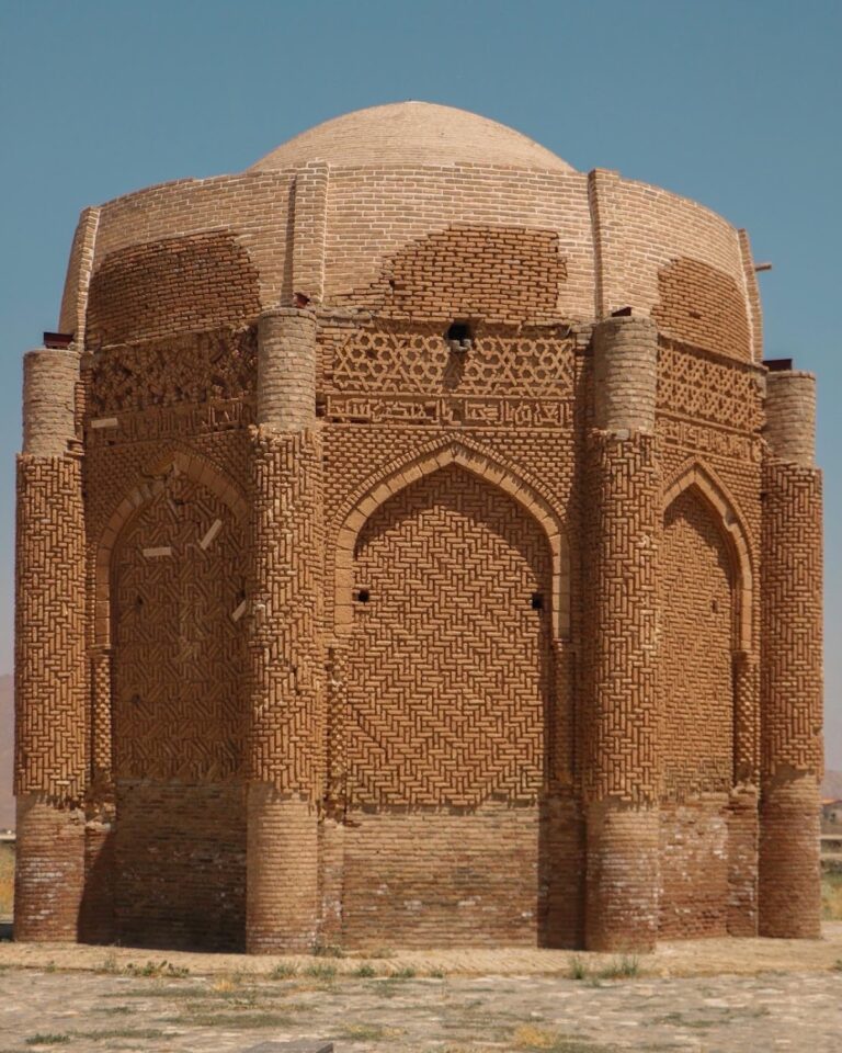 Kharaqan Towers: Seljuk Mausolea in Iran