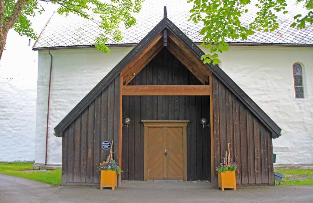 Værnes Church: A Medieval Romanesque Parish Church in Norway 3 Værnes Church