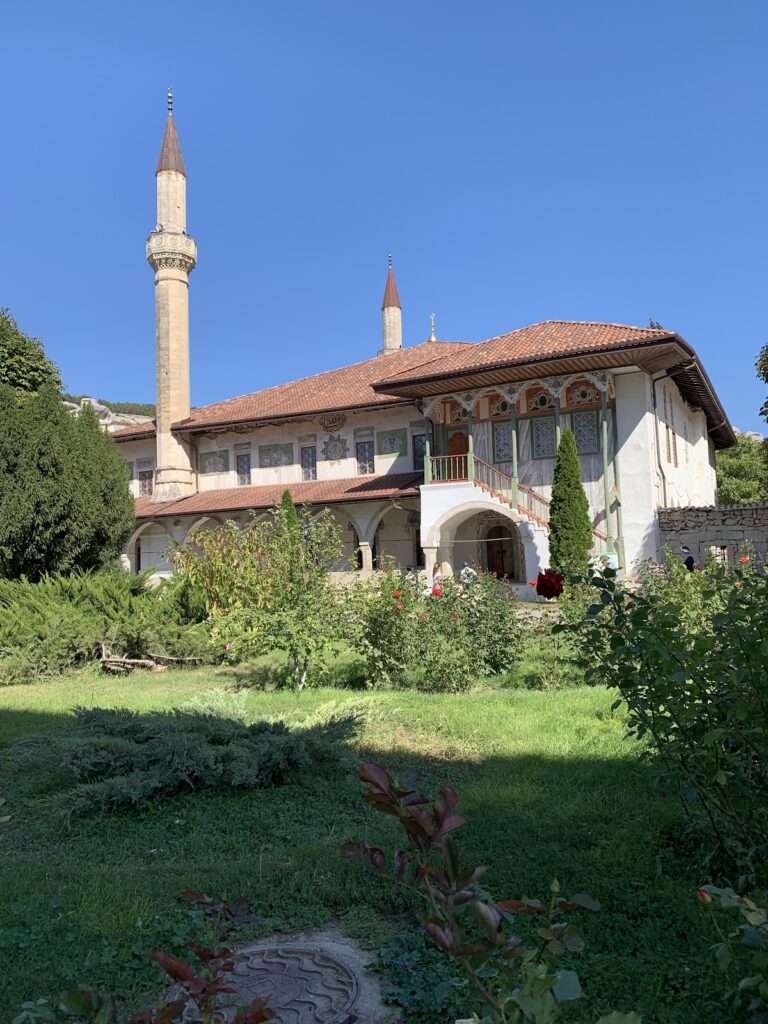 Durbe Dilyara-bikech: An Eighteenth-Century Mausoleum in Bakhchysarai