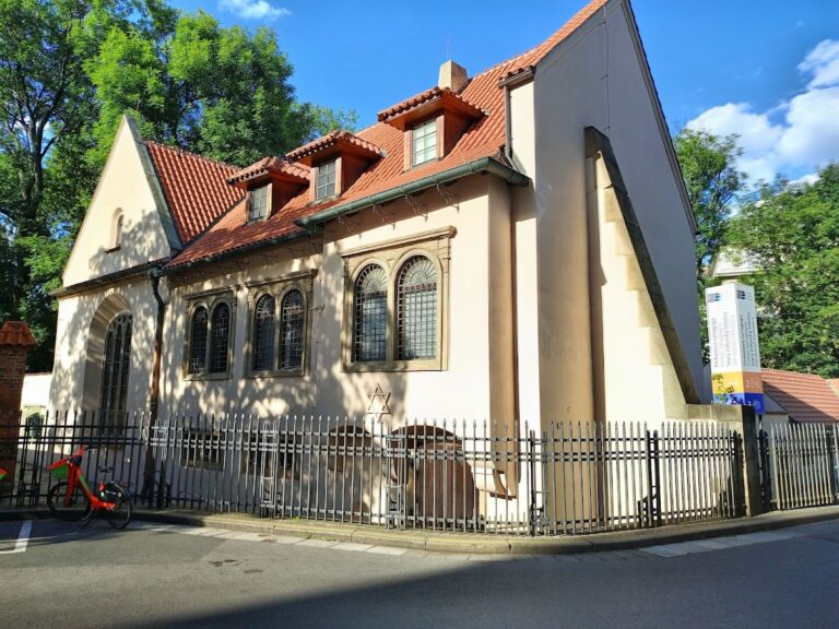 Pinkas Synagogue: A Prague Synagogue and Holocaust Memorial