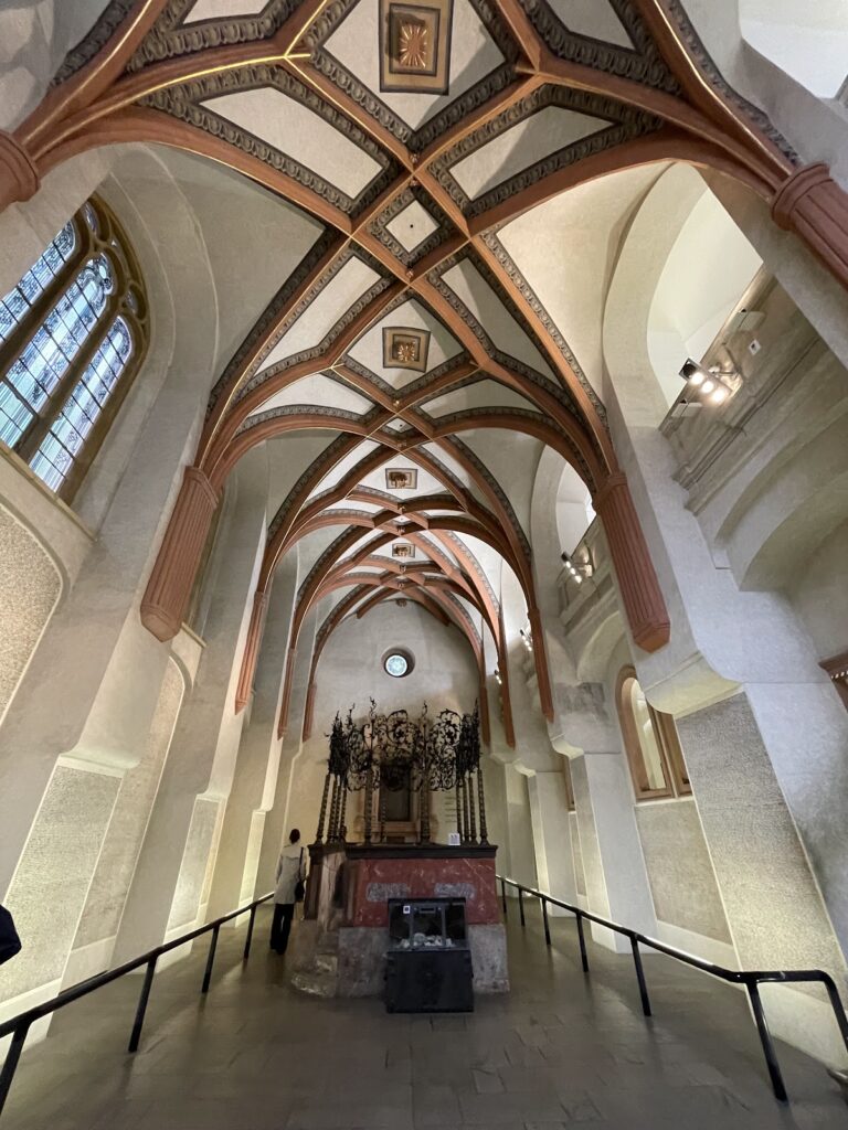 Pinkas Synagogue: A Prague Synagogue and Holocaust Memorial 2 Pinkas Synagogue