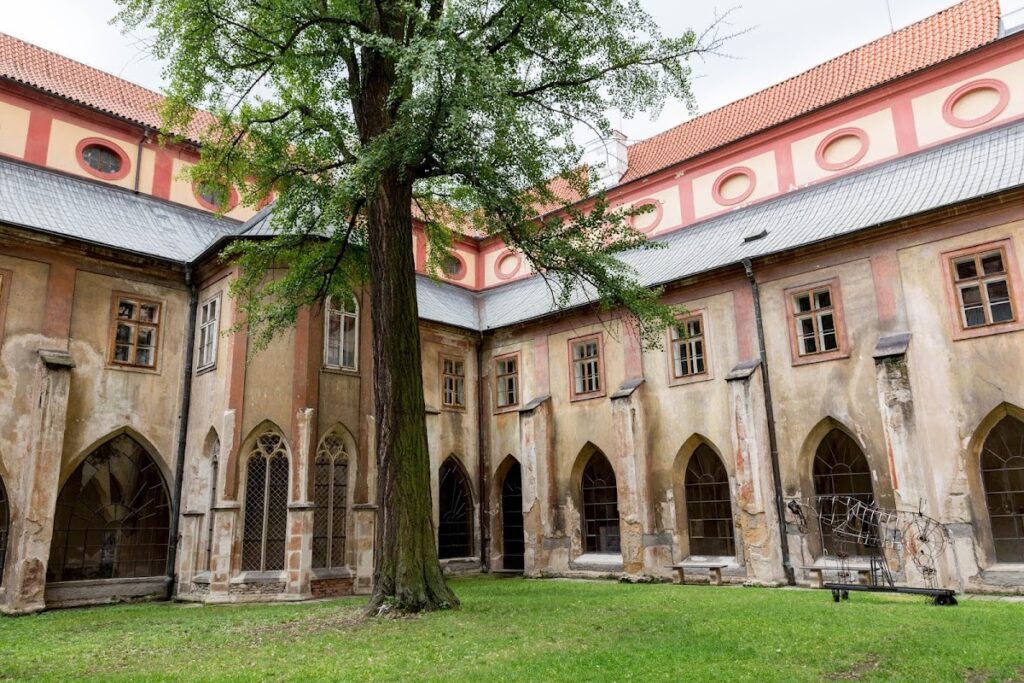 Church of the Presentation of the Virgin Mary: A Gothic Church in České Budějovice 2 Church of the Presentation of the Virgin Mary