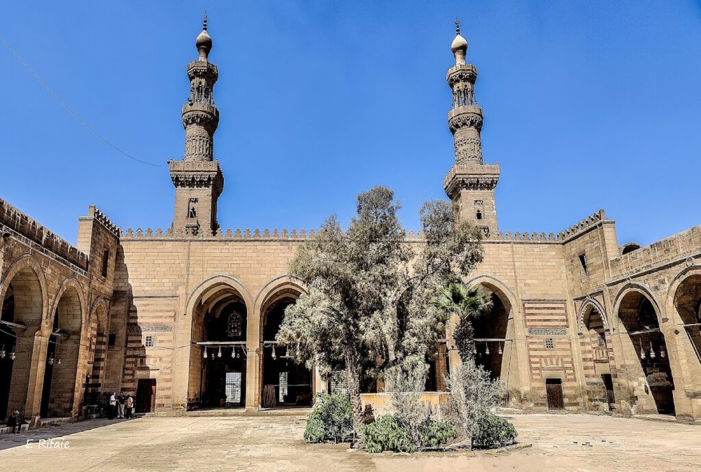 Mosque and Khanqah of Farag ibn Barquq: A Mamluk Funerary Complex in Cairo 1 Mosque and Khanqah of Farag ibn Barquq