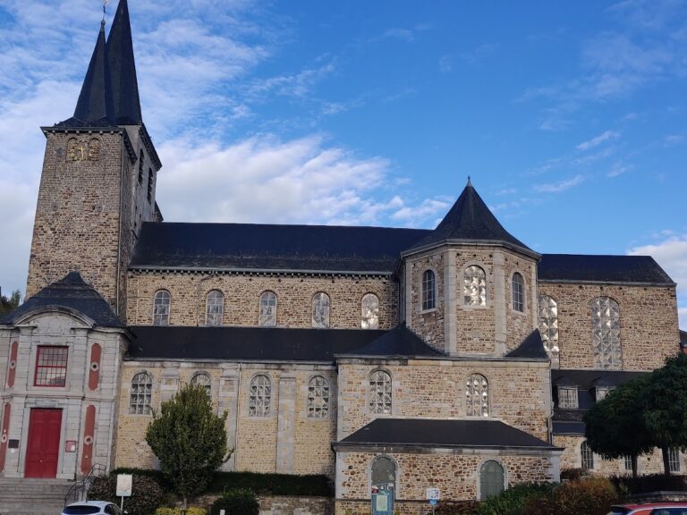 Saint George and Saint-Ode Collegiate Church: A Medieval Collegiate Church in Amay, Belgium