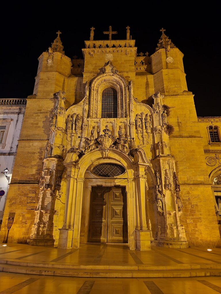 Monastery of Santa Cruz: A Royal Augustinian Monastery in Coimbra 2 Monastery of Santa Cruz