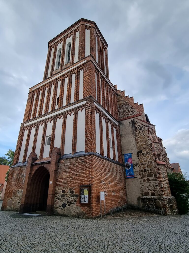 St. Peter and Paul Church in Senftenberg: A Late Gothic Parish Church