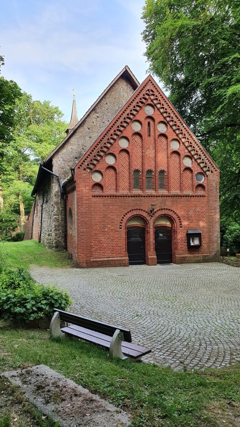 Kirche Sinstorf: A Medieval Church in Hamburg