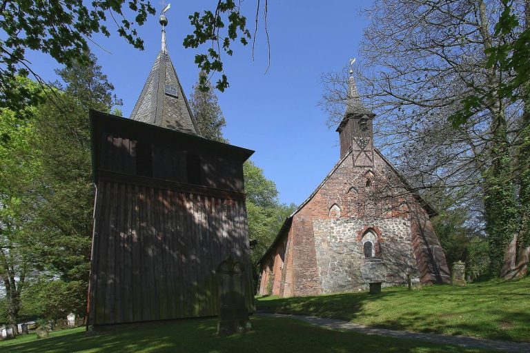 Kirche Sinstorf: A Medieval Church in Hamburg