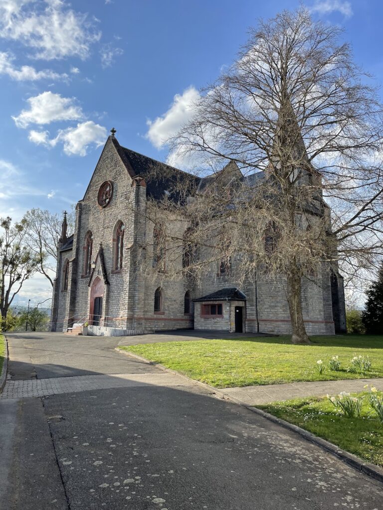 Church of Jesus Christ in Dillheim: A Neo-Gothic Protestant Church in Germany