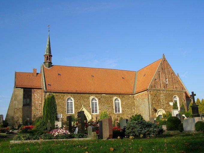 St.-Matthäus-Kirche: Evangelical Lutheran Church in Stadland