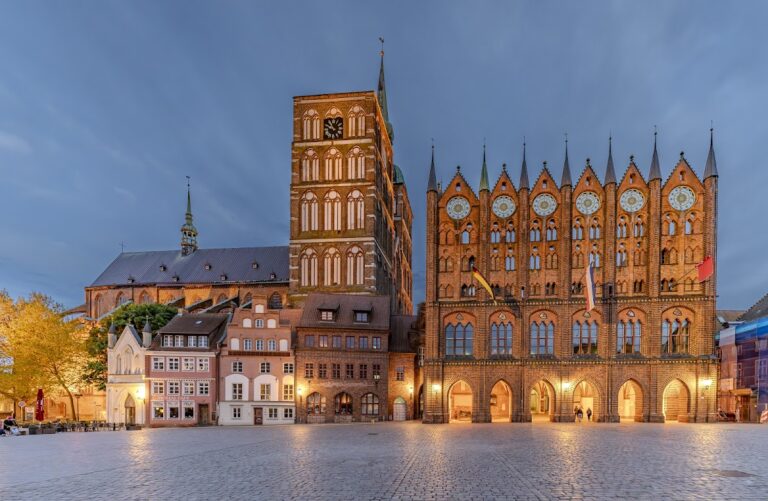 Rathaus Stralsund: Medieval Town Hall and Commercial Exchange in Germany
