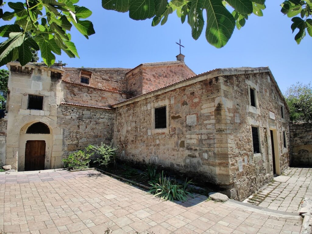 St. Sarkis Church in Feodosia: A Medieval Armenian Church and Cultural Center 3 St. Sarkis Church (Feodosia)