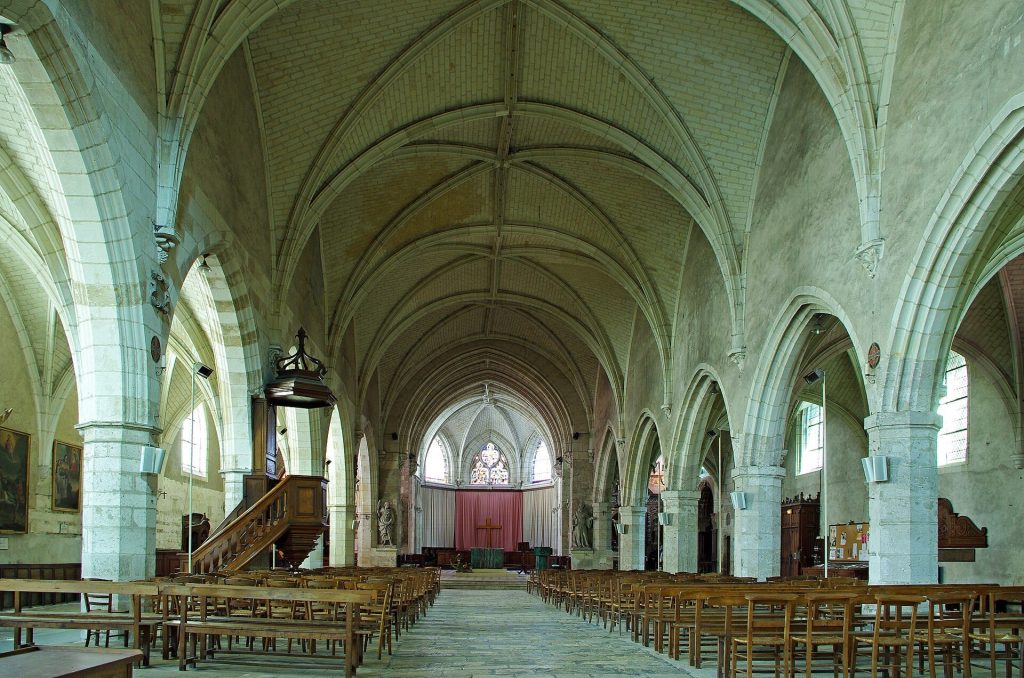 Blois-Vienne Church: A Historic Catholic Church in Blois, France 3 Blois-Vienne Church