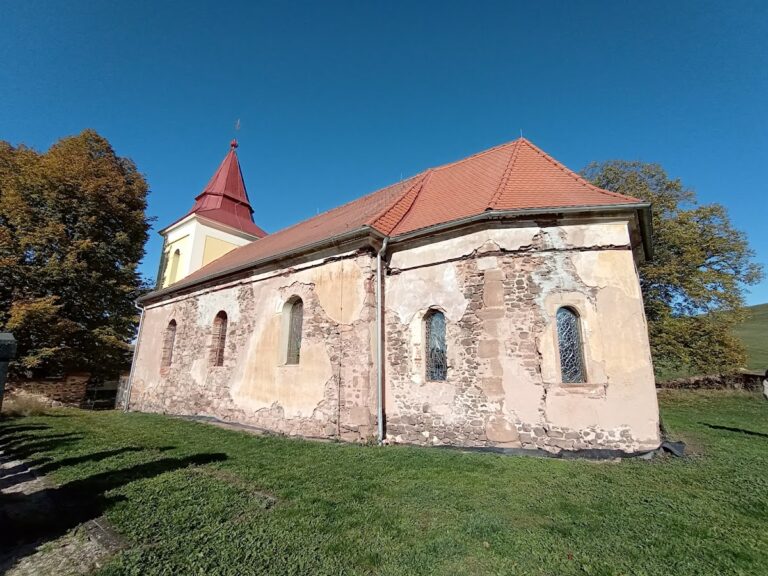 Church of Saint Giles: A Medieval Roman Catholic Church in Libyně