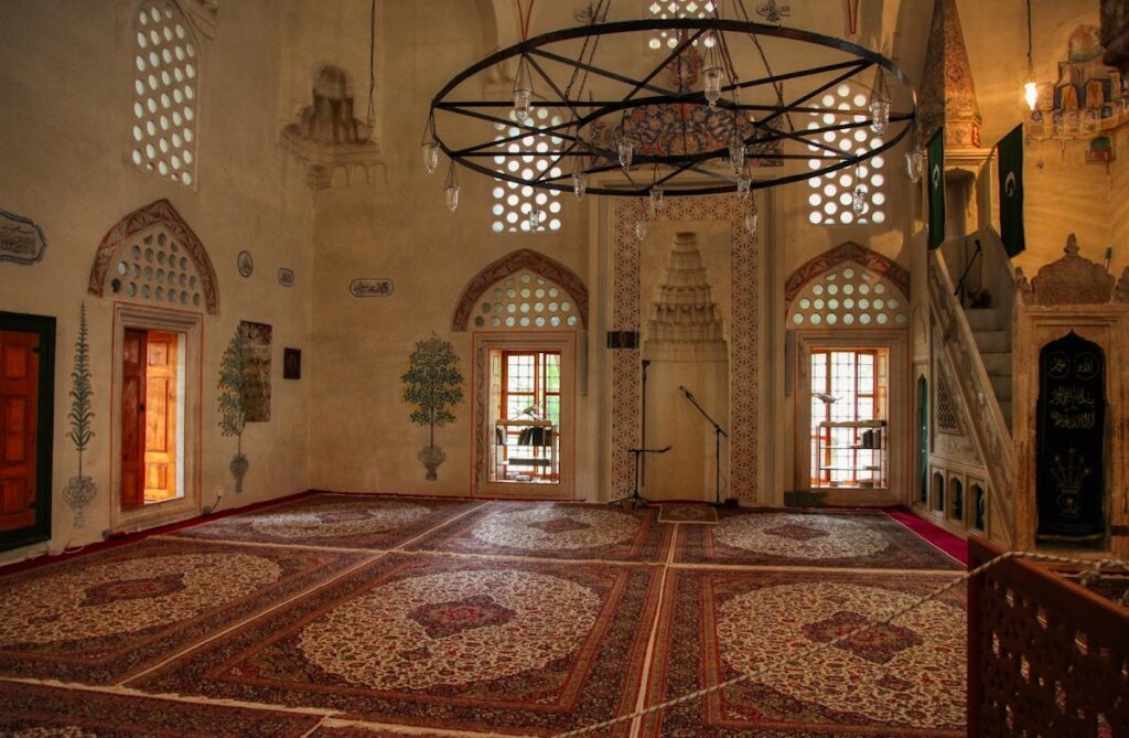 Karađoz Bey Mosque: An Ottoman Mosque in Mostar 2 Karadzozbey Mosque