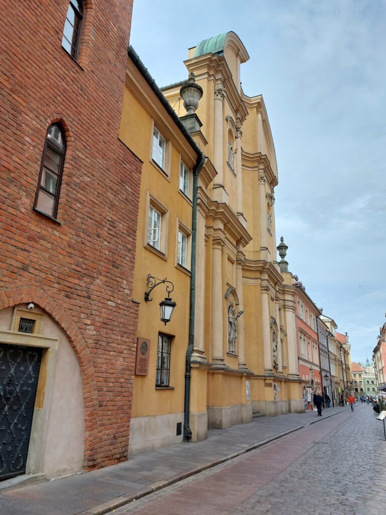 St. Martin's Church: An Augustinian and Baroque Church in Warsaw 2 St. Martin's Church