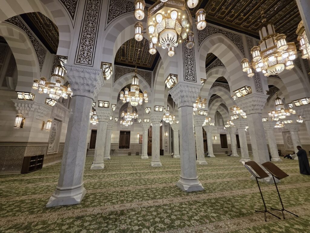 Al-Sayeda Nafeesah Mosque: A Historic Mosque and Mausoleum in Cairo 4 Al-Sayeda Nafeesah Mosque