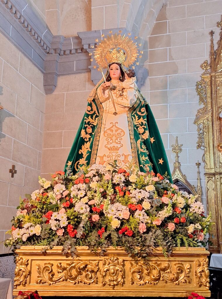 Ermita de Nuestra Señora de los Hitos: A Historic Chapel in Alcántara, Spain 1 Ermita de Nuestra Señora de los Hitos