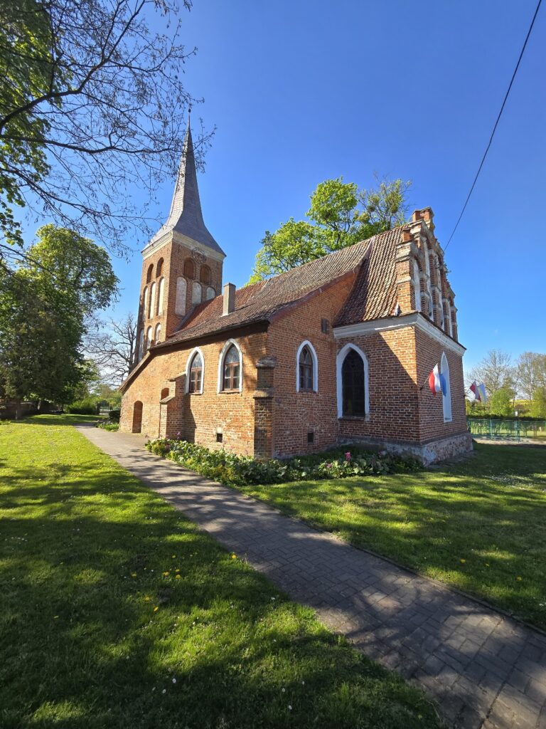 Our Lady of the Gate of Dawn Church in Drogosze: A Medieval Parish Church