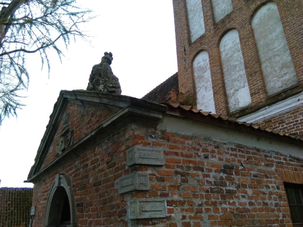 Our Lady of the Gate of Dawn Church in Drogosze: A Medieval Parish Church 2 Our Lady of the Gate of Dawn church in Drogosze
