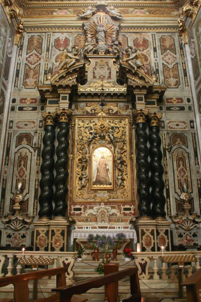 San Biagio: A Collegiate and Parish Church in Finalborgo 2 San Biagio