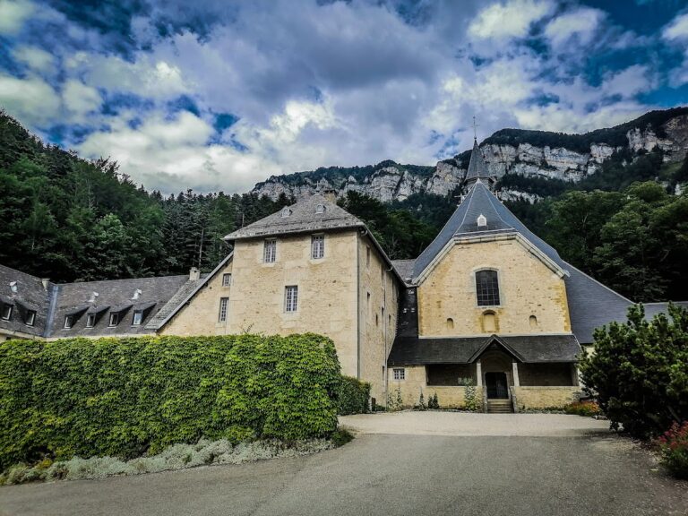 Monastère de Chalais: A Former Benedictine Abbey in France